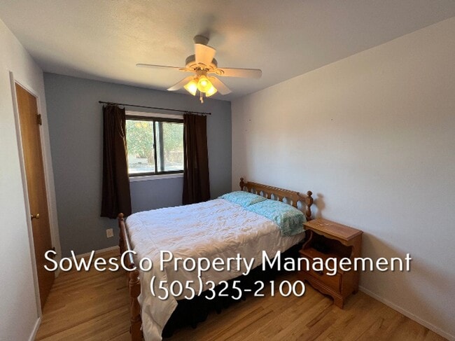 Building Photo - FULLY FURNISHED  3 Bedroom - Short or Long...
