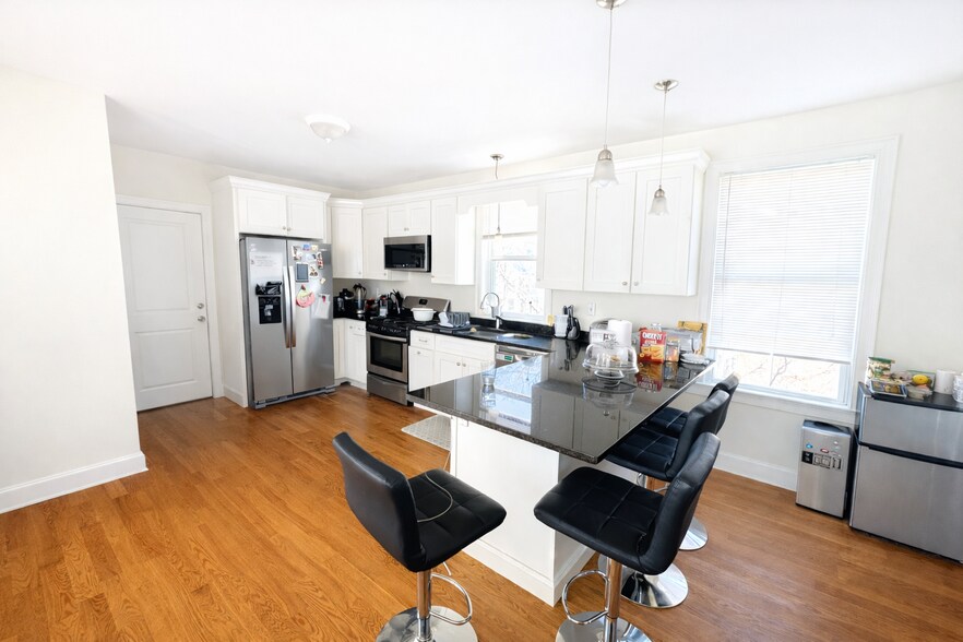 Building Photo - 39 Millmont St
