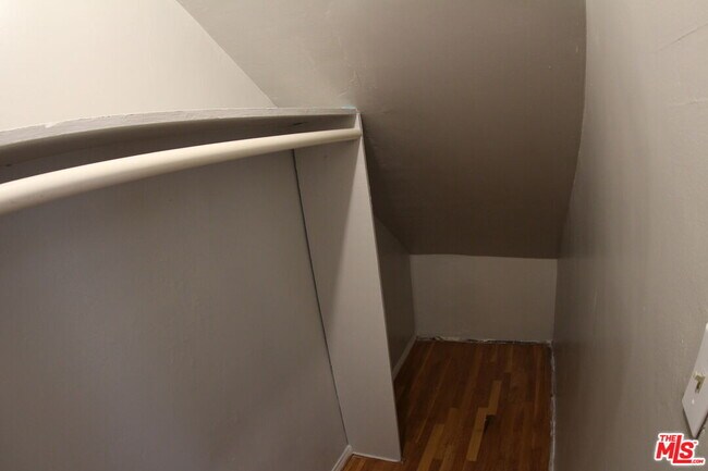 Building Photo - 1606 Glendon Ave