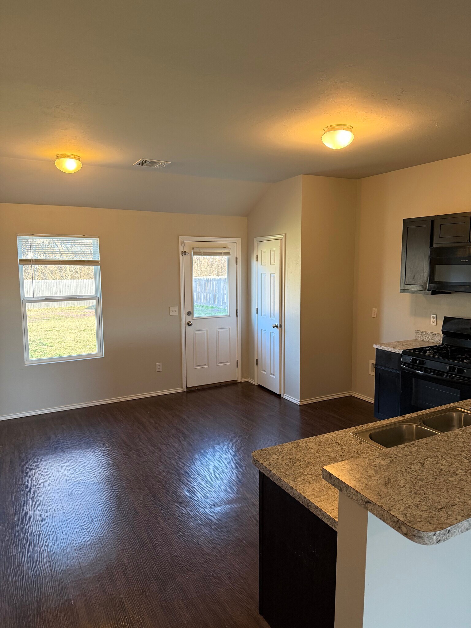 Building Photo - 10708 SW 23rd Pl