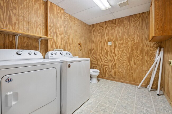 Building Photo - 128 Shady Spring Pl