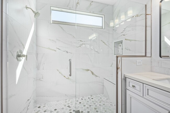 Building Photo - Luxury Rental in Queen Creek - Try Before You Buy