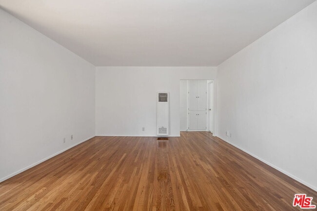 Building Photo - 1451 Armadale Ave