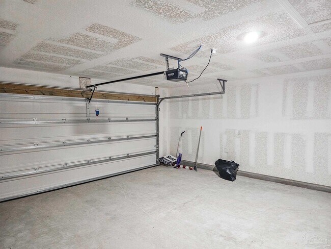Building Photo - 5832 Belmont Stakes Rd
