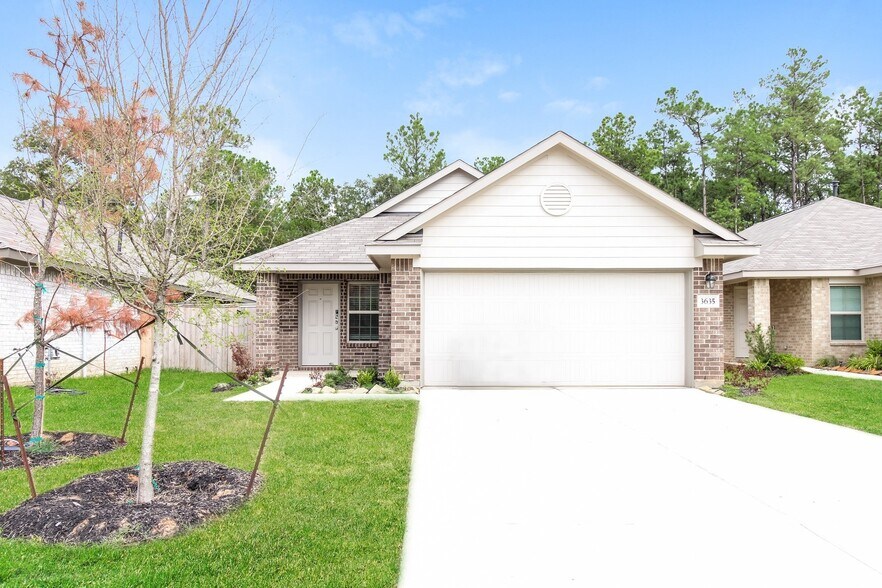 Building Photo - 3635 Solanum Dr