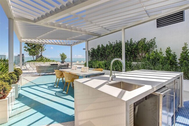 Building Photo - 55 SW 9th St