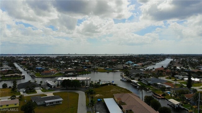 Building Photo - 4839 Tudor Dr