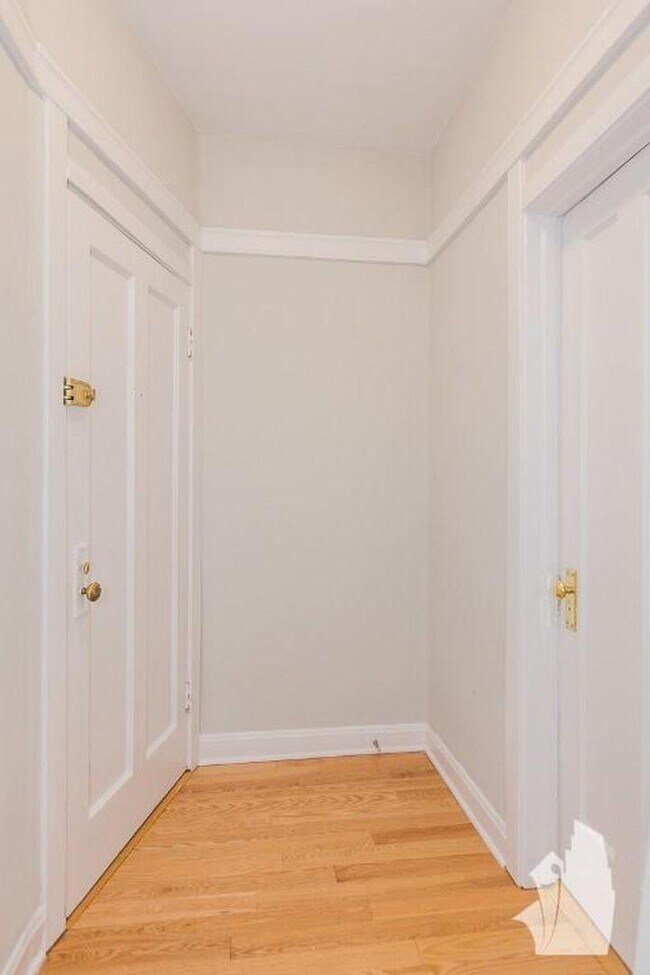 Primary Photo - 2 bedroom in Chicago IL 60640
