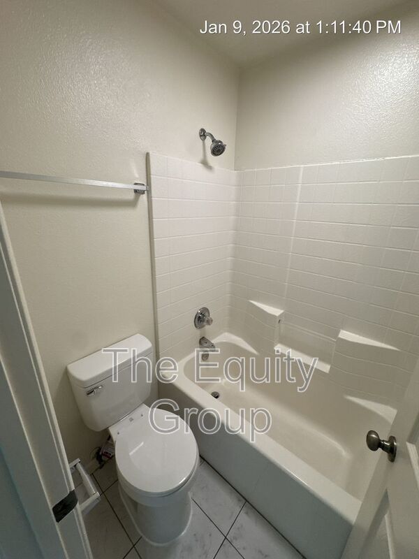 Building Photo - 816 W Loyola Ave