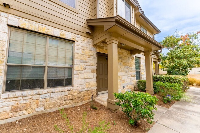 Building Photo - Stunning North-Austin  2/2.5 Home