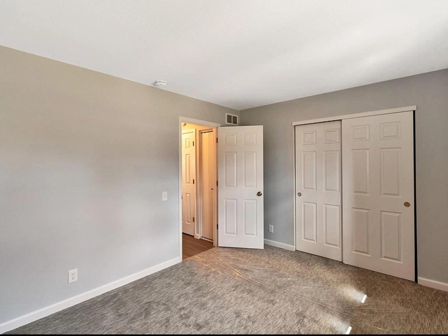 Building Photo - 3354 S Flower St