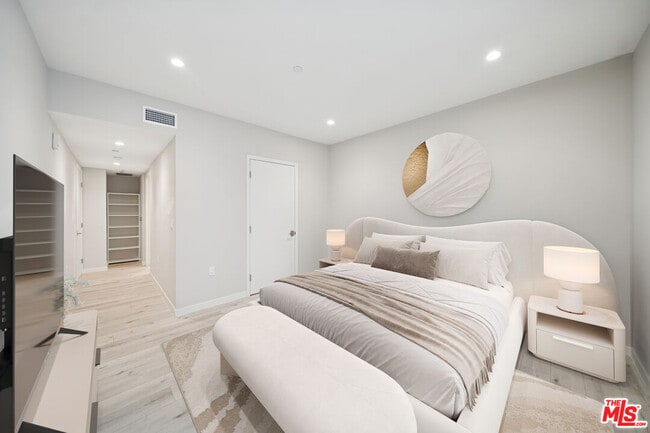 Building Photo - 1051 S Corning St