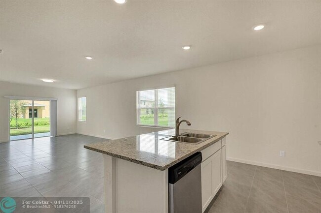 Building Photo - 12259 Rimini Wy