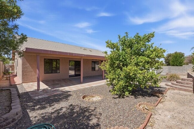 Building Photo - 8063 S New Abbey Dr