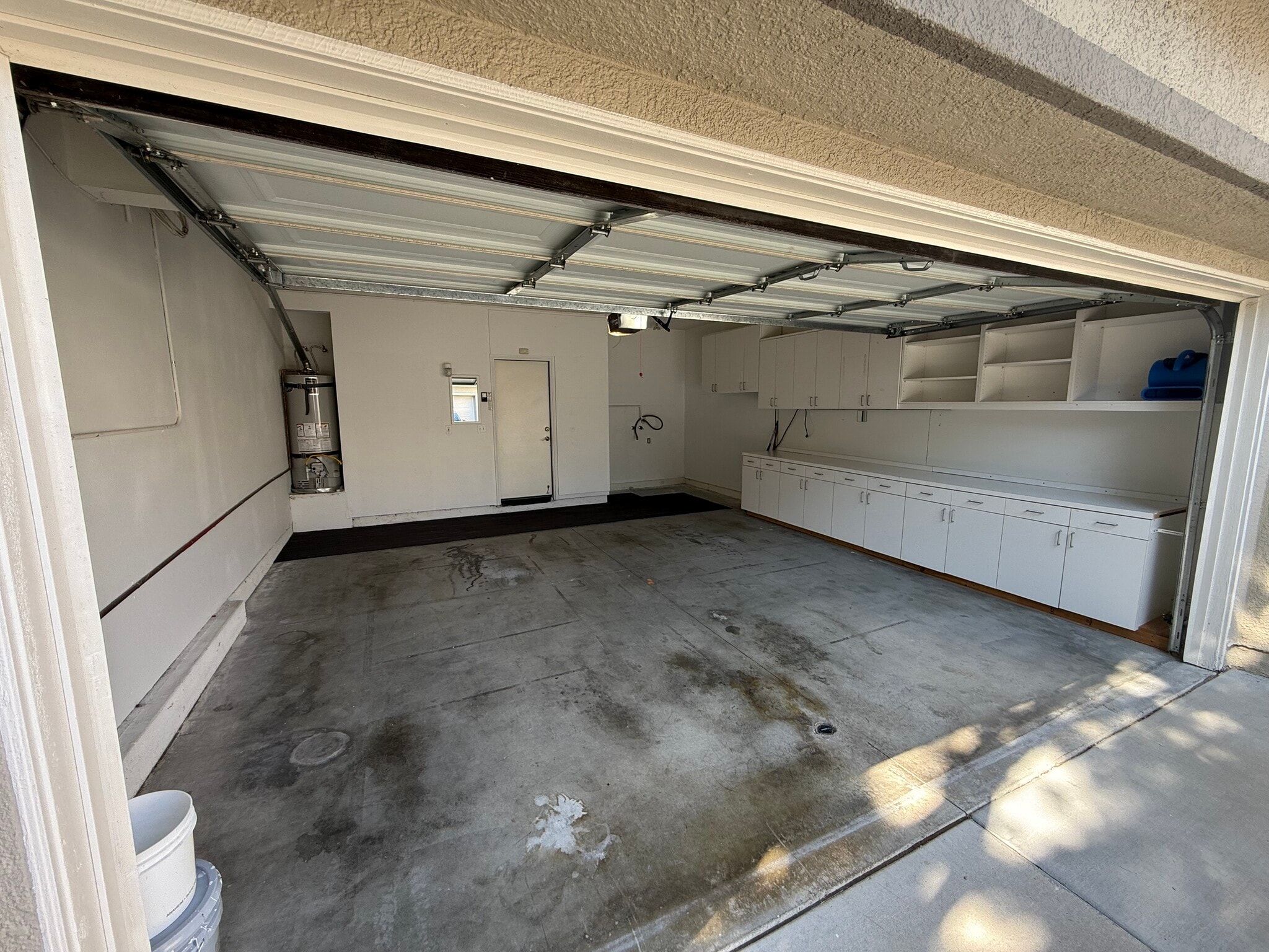 Building Photo - 748 North Siavohn Drive