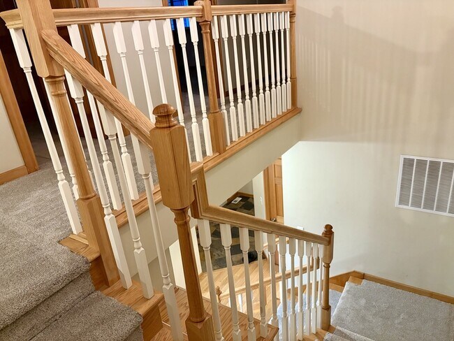 Building Photo - 2285 James Cir