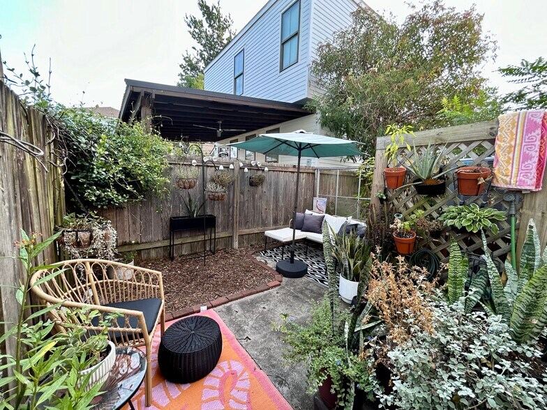 Building Photo - 4139 Iberville St