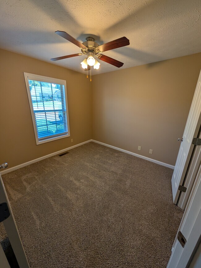 Building Photo - 616 Wolfchase Dr