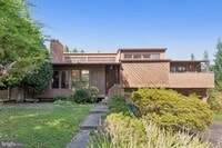 Building Photo - 1684 Chain Bridge Rd