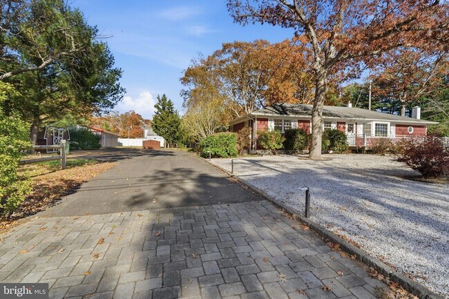 Building Photo - 218 Holly Ave