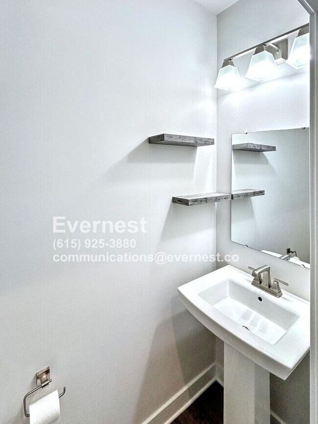 Building Photo - 4-Bedroom, 2.5-Bath Home with Convenient A...