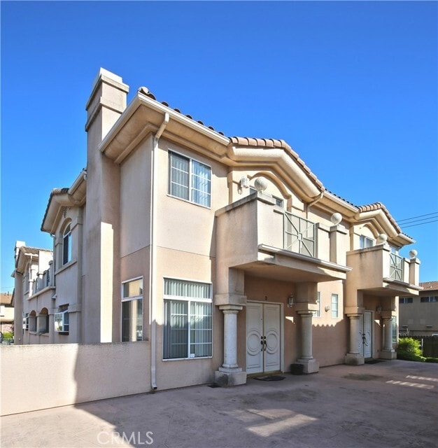 Building Photo - 327 San Marcos St