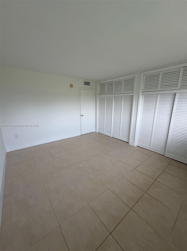 Building Photo - 7580 SW 82nd St