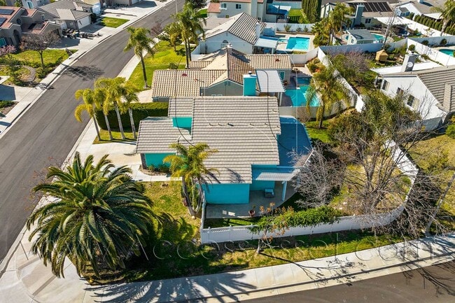 Building Photo - Beautiful 4 Bedroom Temecula Home with Private Backyard & Covered Patio