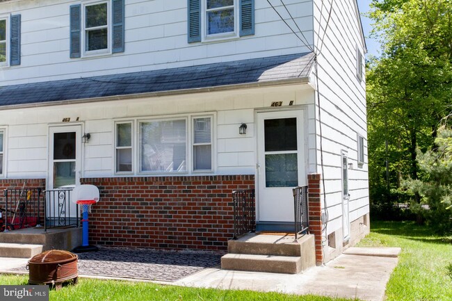 Building Photo - 463 Avenue B