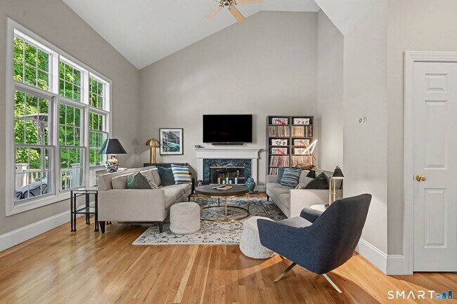 Building Photo - 1 Silvermine Rdg