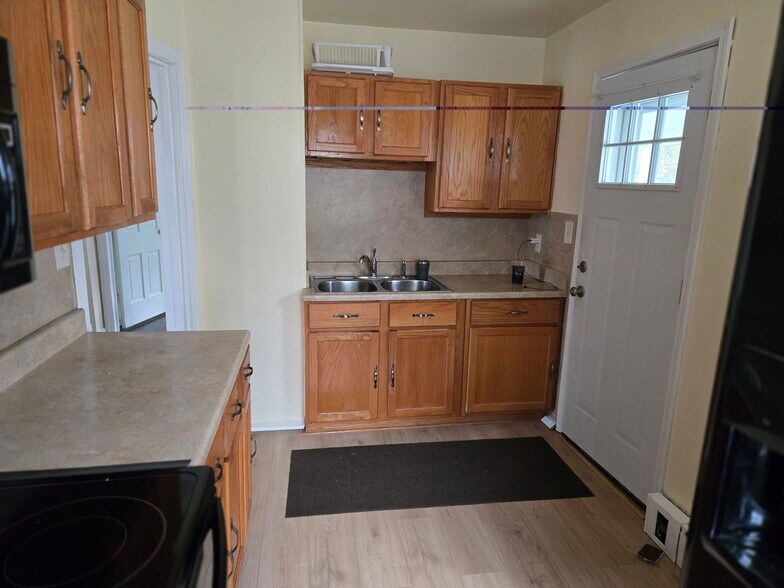 Building Photo - 912 Botham Ave