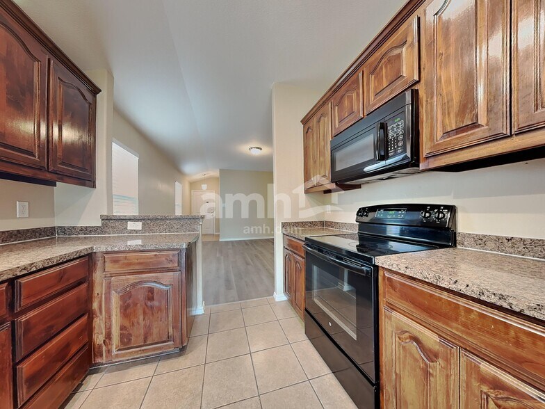 Building Photo - 5040 Britton Ridge Ln