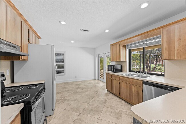 Building Photo - 11580 NW 20th Dr
