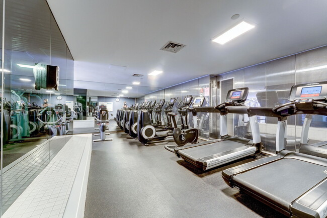 Fully equipped fitness center - 1530 Key Blvd