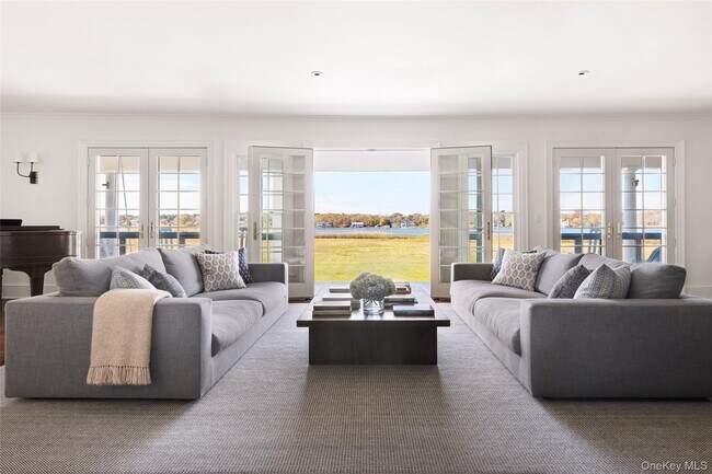 Building Photo - 4 Sandacres Rd