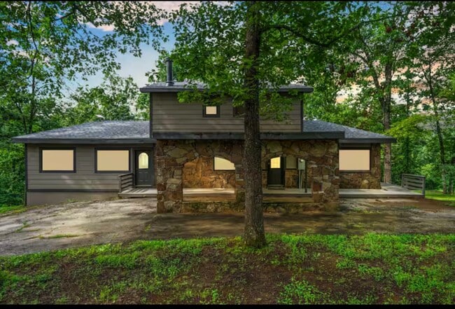 Building Photo - 64 Daybreak Ln
