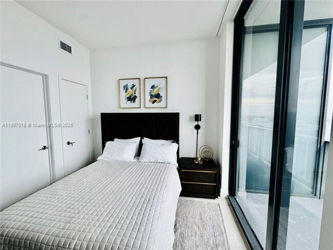 Building Photo - 159 NE 6th St