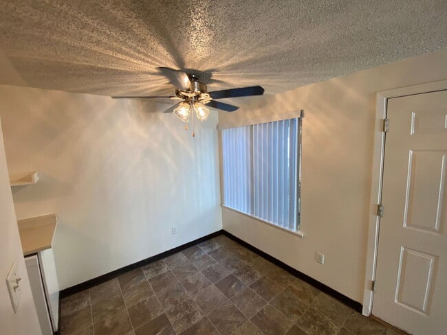 Building Photo - 415 Senate St NW