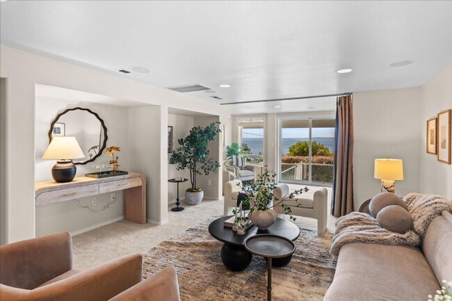 Building Photo - 5Bd/3.5Ba Shoreline House