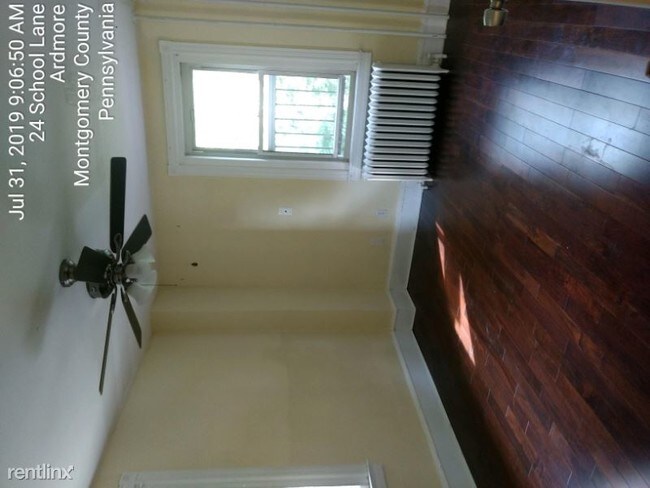 Building Photo - 22 School Ln