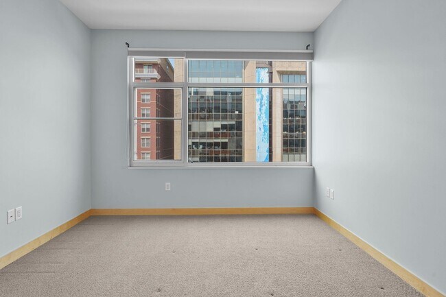 Building Photo - 309 W Washington Ave