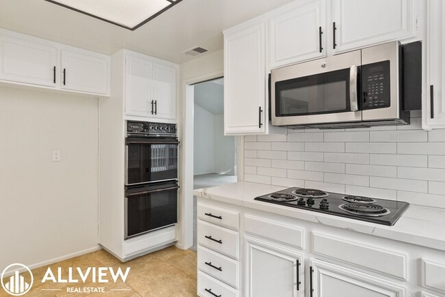 Building Photo - Spacious 4 bed, 2.5 bath Home Available Now in the Turtle Rock community