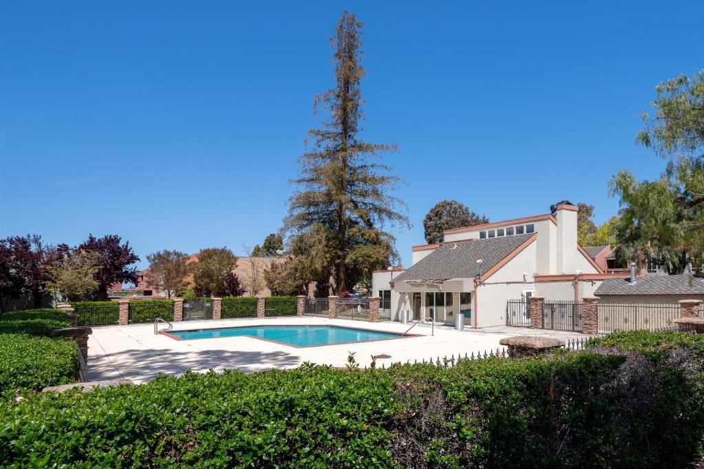 Building Photo - 456 Dempsey Rd