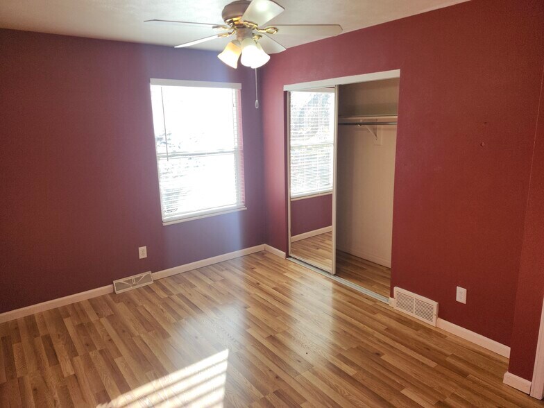 Building Photo - 11461 W 107th Pl