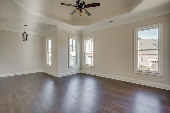 Building Photo - 5869 Chickasaw Ln