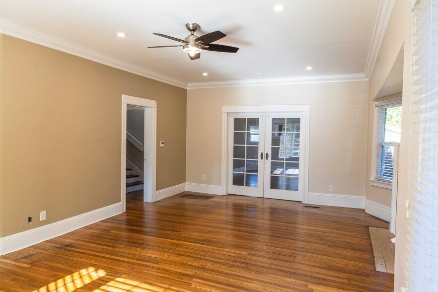 Building Photo - 4210 Halldale Ave
