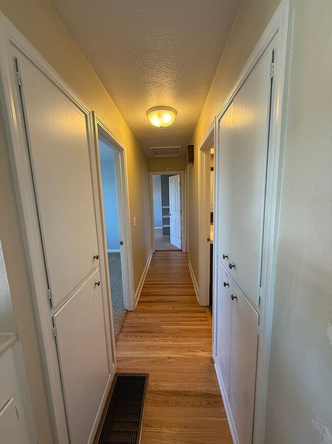 Building Photo - Entertainer’s Dream in NE Portland – Fully...