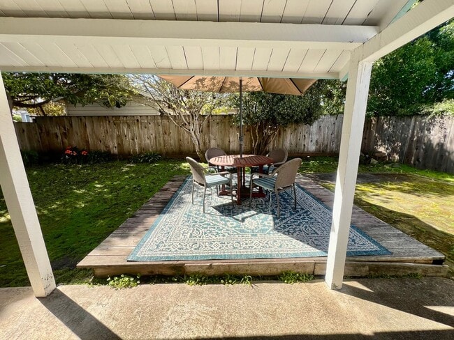 Building Photo - Charming Furnished Home in PG available May 01, 2026!