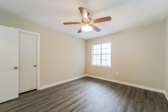 Building Photo - 209 Spanish Oak Dr