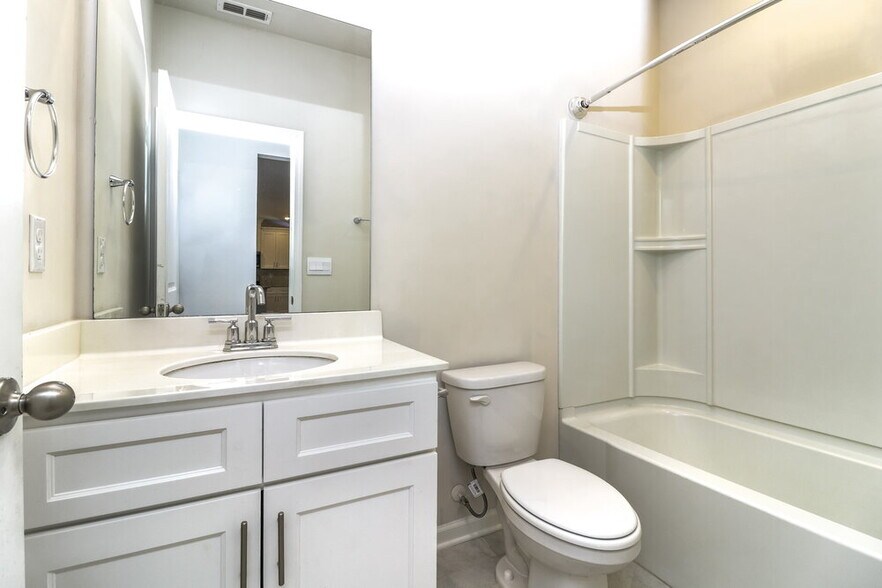 Building Photo - 882 Milo Bay St